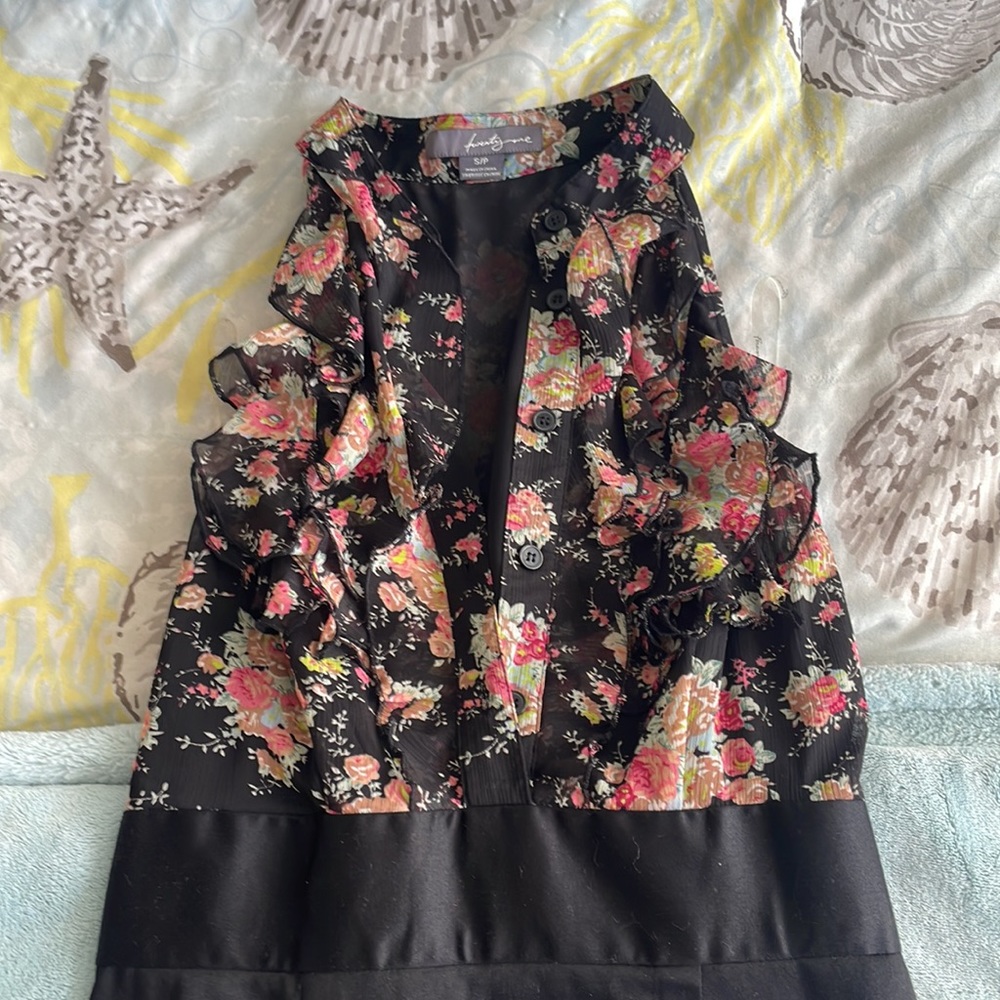 Beautiful Dress - Picture 2 of 10